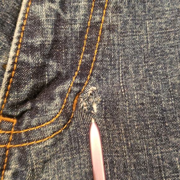 Red Head Men's denim shorts. Size 34. 1 slight blemish at zipper. See ph… - Picture 5 of 6